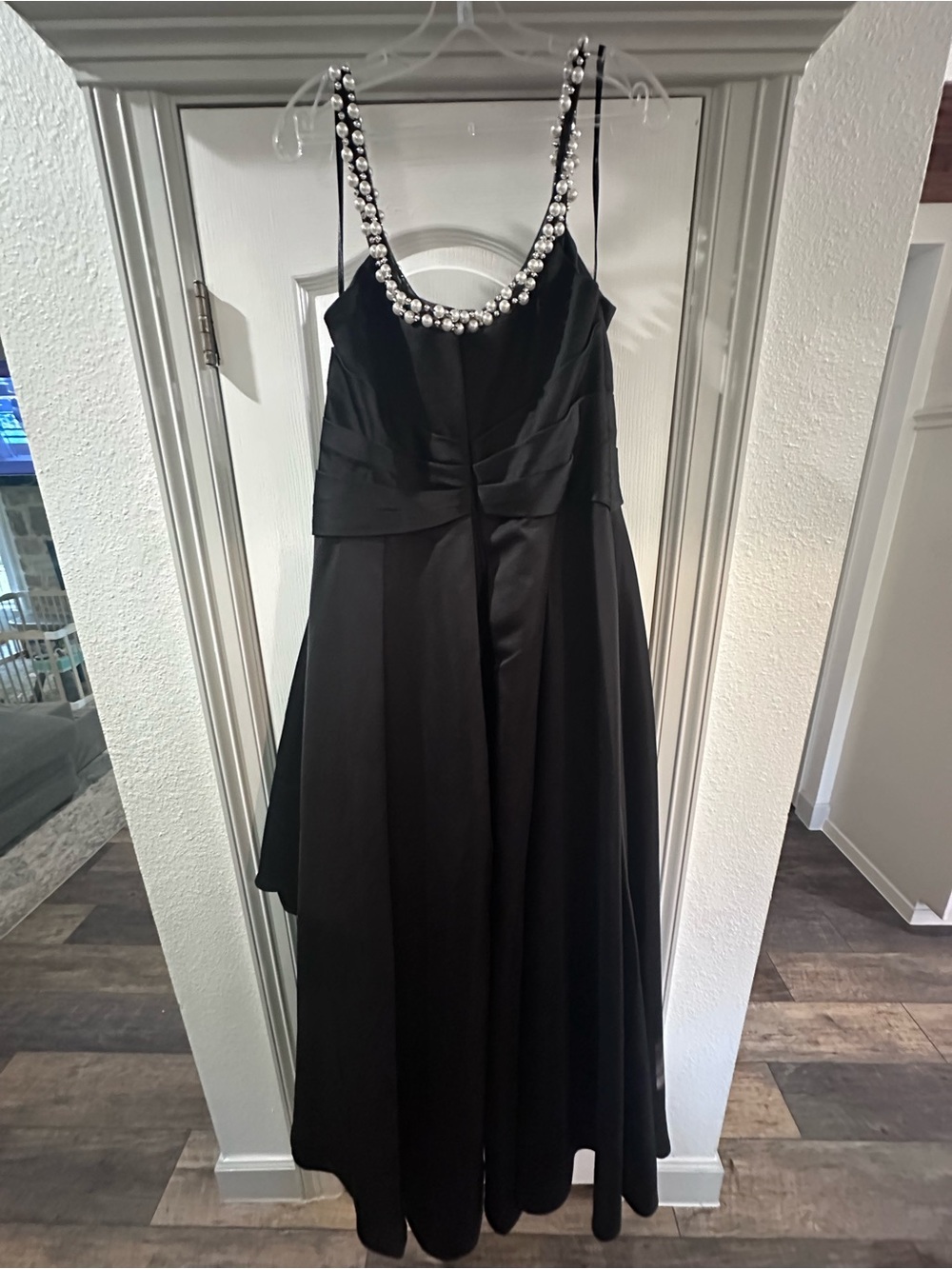 Mac Duggal Black Evening Gown with Jeweled Straps and Dramatic Bow - Picture 5 of 6